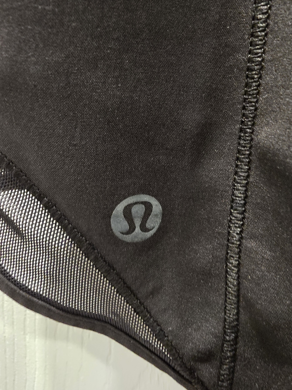 Lululemon 2.5" Hotty Hot Low Rise Shorts - Picture 4 of 4